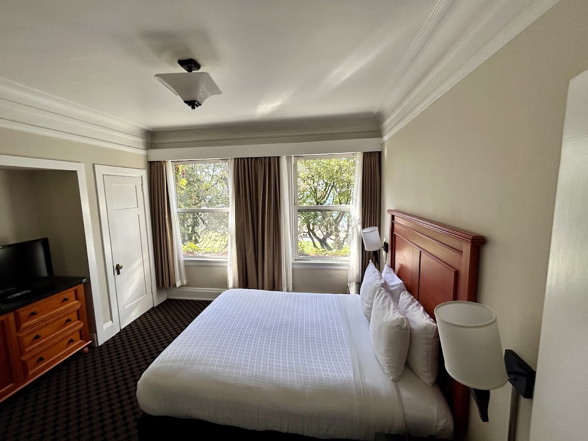 The Sylvia Hotel — photo 3